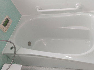 バスルームリフォーム 足をのばし、ゆっくり入浴できるバスルーム