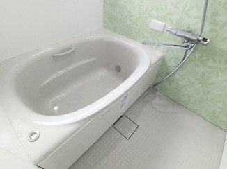 バスルームリフォーム 快適に入浴できる明るいバスルーム